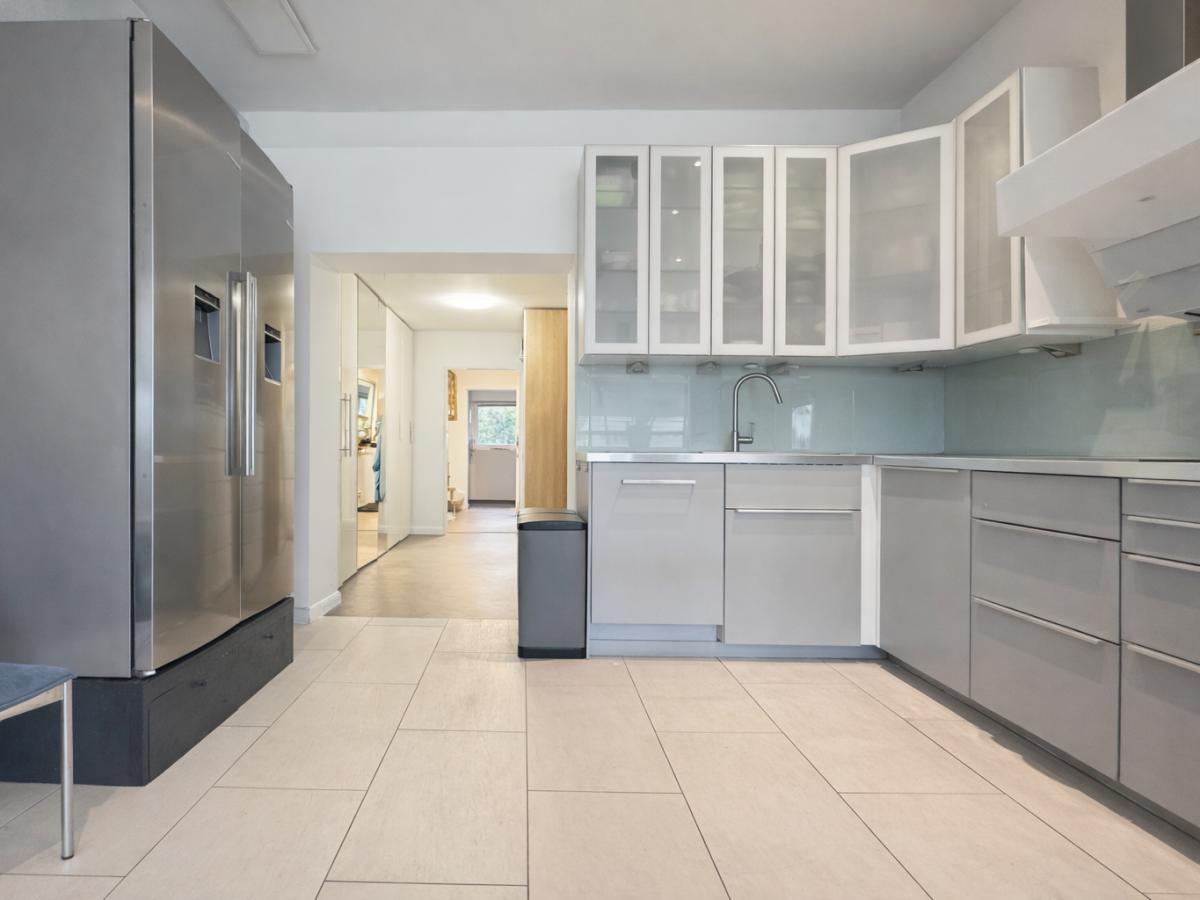 EG Küche Blick Flur