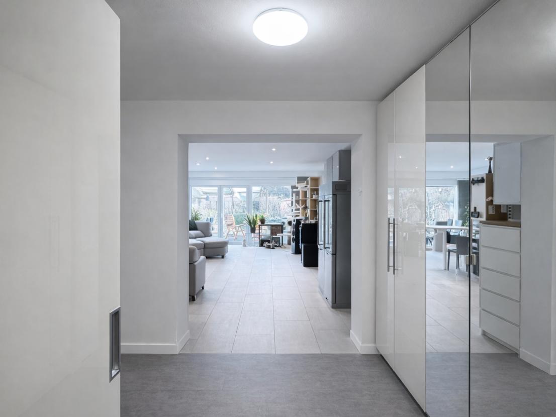 EG Flur Blick Wohnzimmer