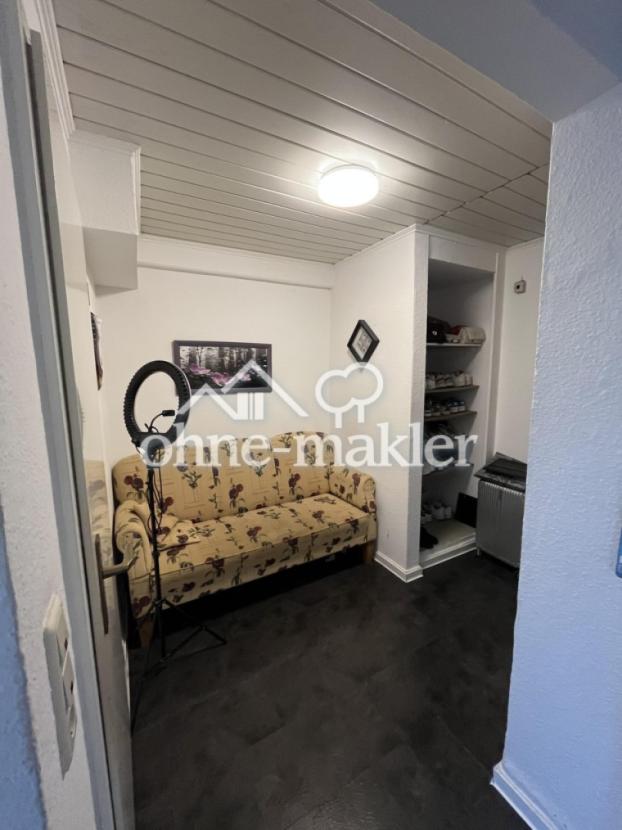 Flur - Platz & Einbauregal