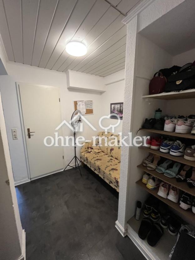 Flur - Blick zur Badezimmertür