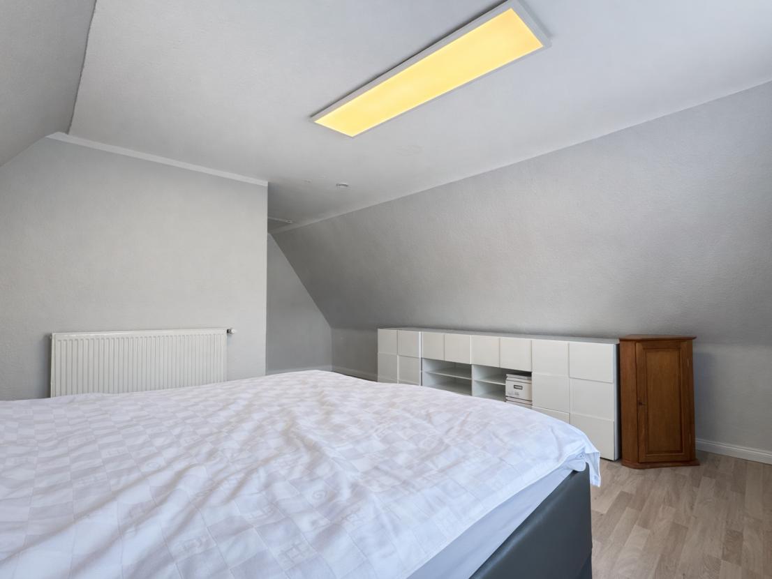 OG Schlafzimmer Blick Eingang