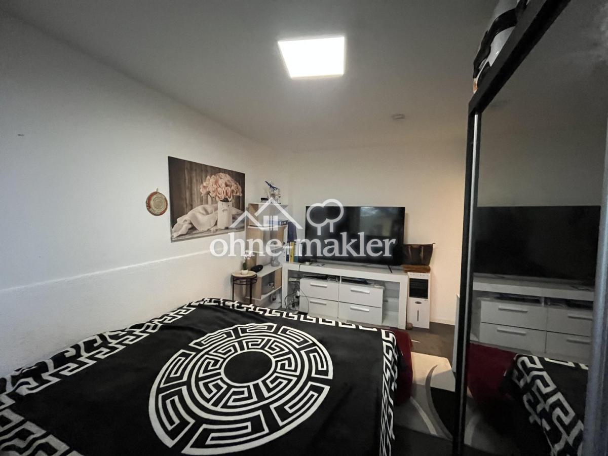 Zimmer_Blick in den Raum_1