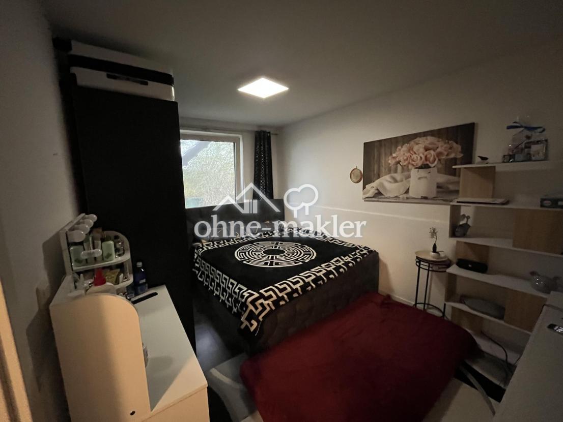 Zimmer_Blick in den Raum_2