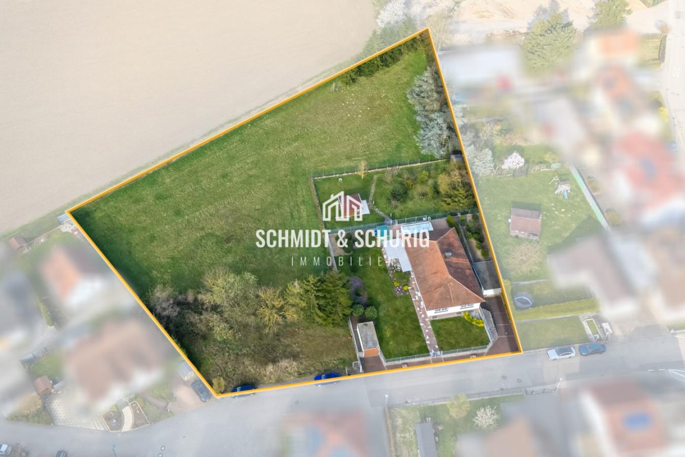 Grundstück