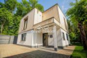 A_Haus_bei_Tag