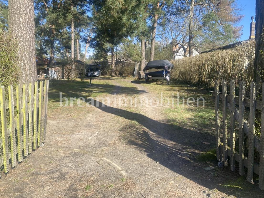Einfahrt Grundstück