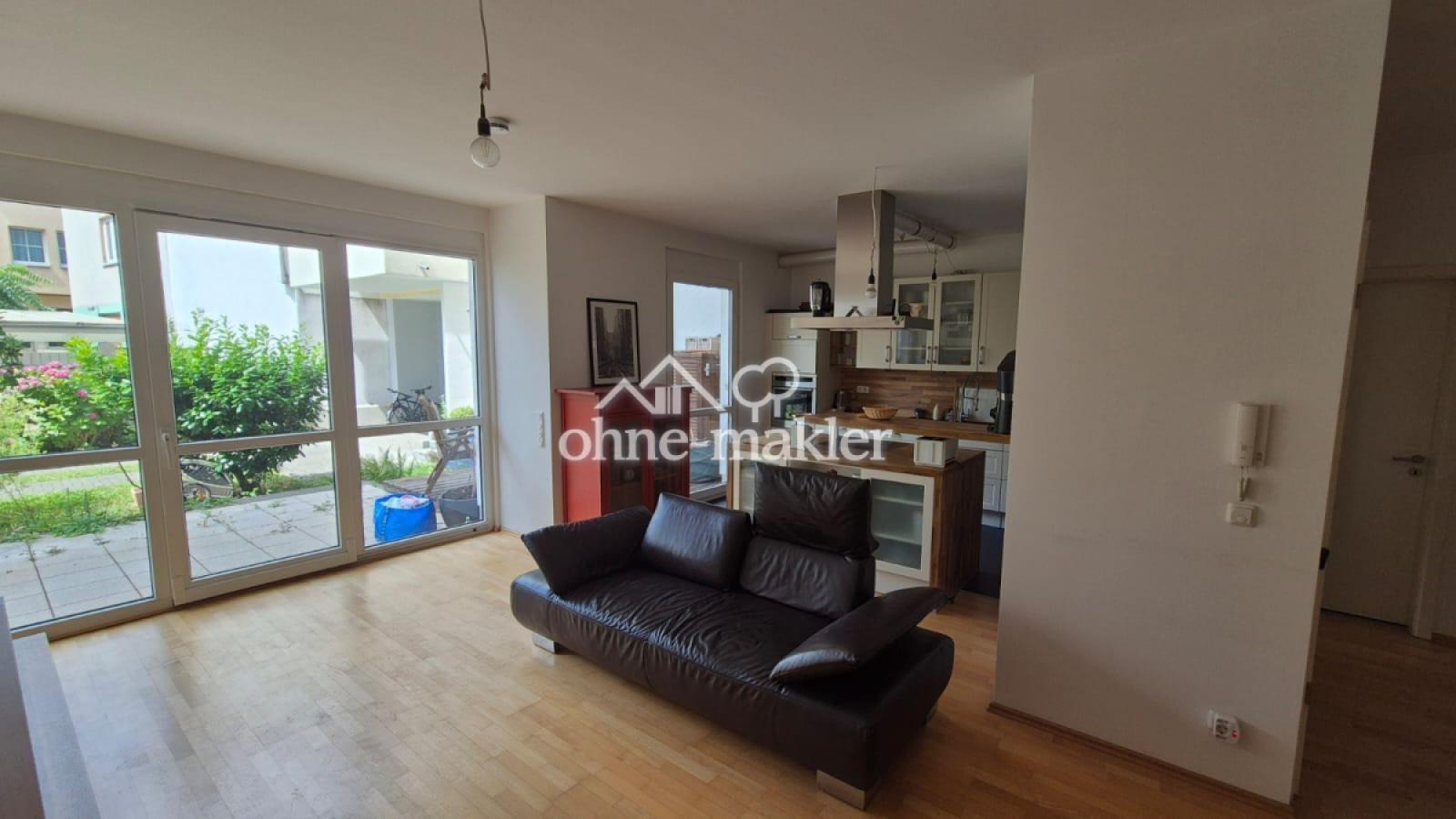 Blick durchs Wohnzimmer