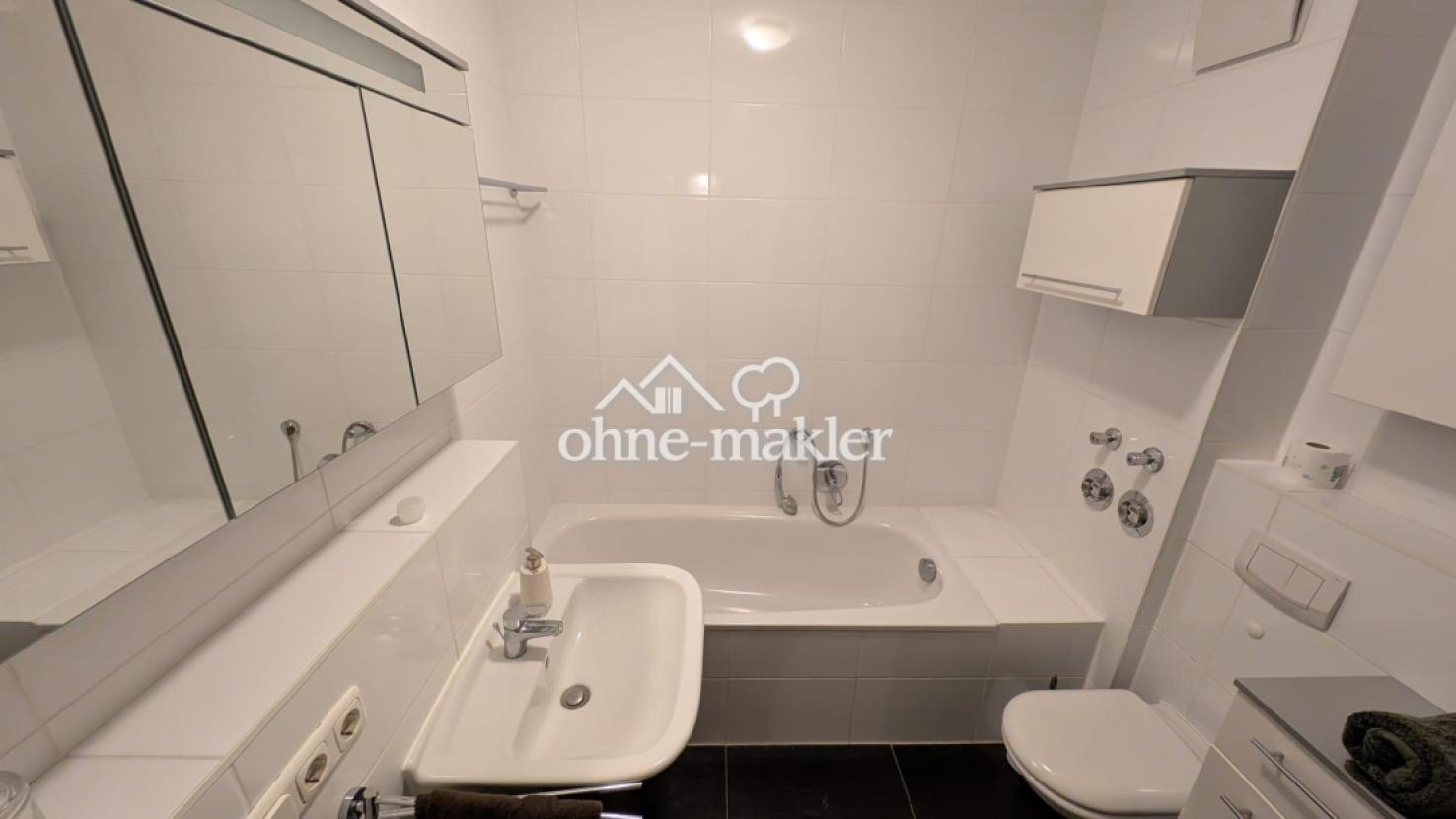 Badezimmer (1. OG)