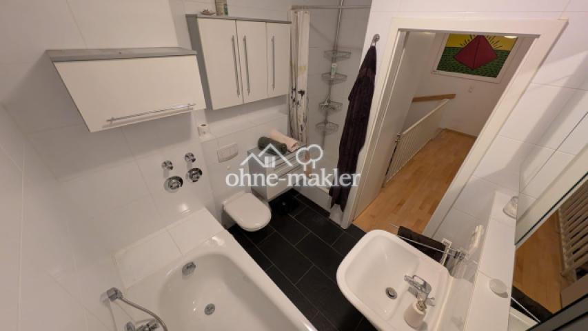 Badezimmer (1. OG)