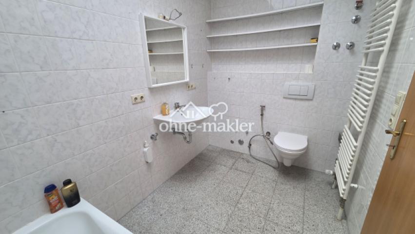 Badezimmer mit Tageslicht