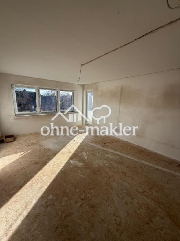 Wohnzimmer + Balkon 3 Zi. Wg.