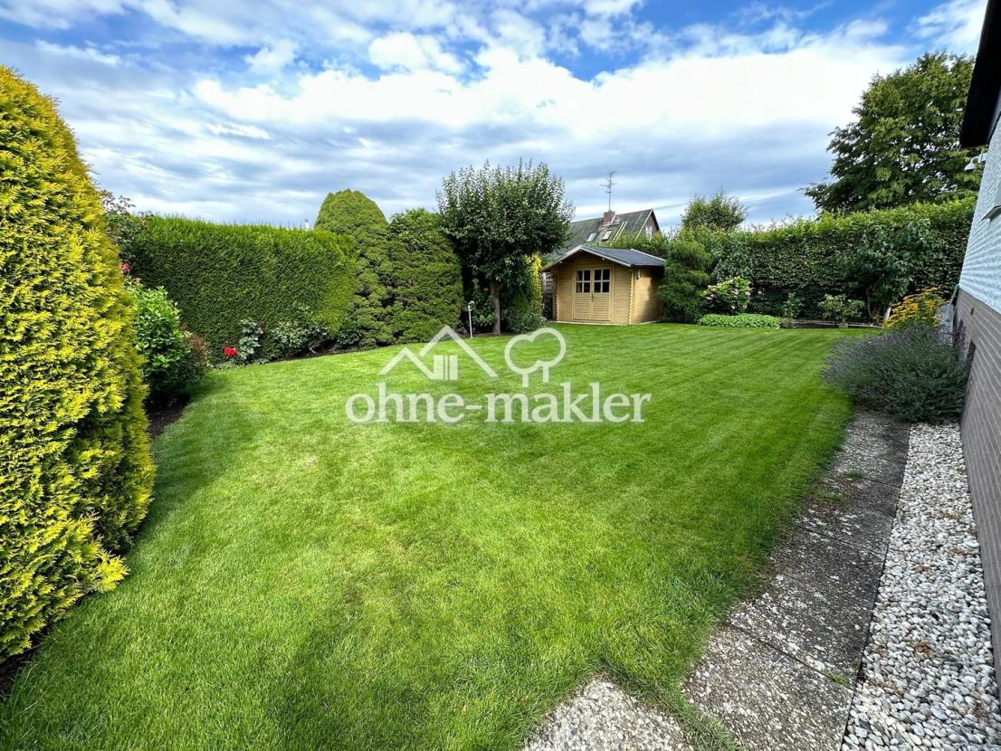 Garten mit Gartenhaus