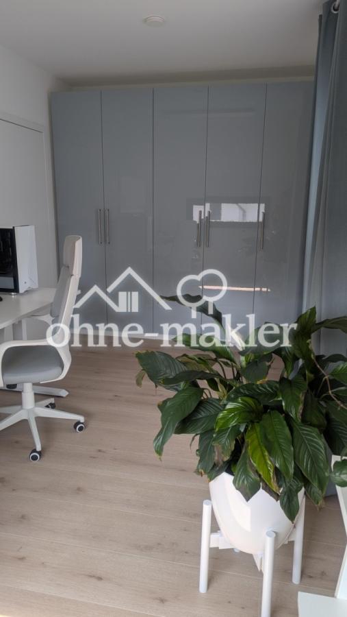 Büro, OG