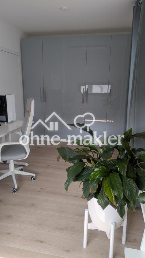 Büro, OG