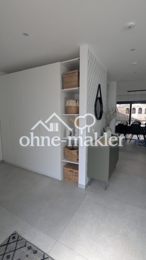 Garderobe, EG