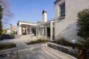 Große Terrasse mit Wintergarten und lichtdurchflutetem Wohnbereich