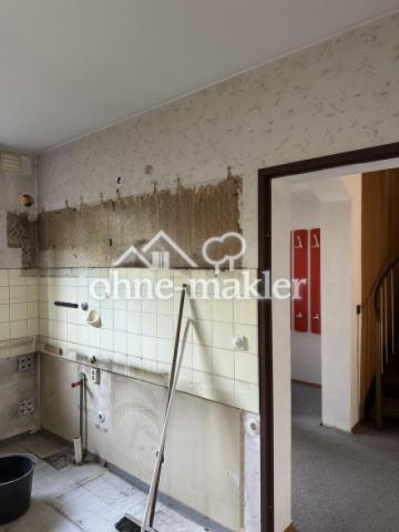 Küche mit Blick in den Flur