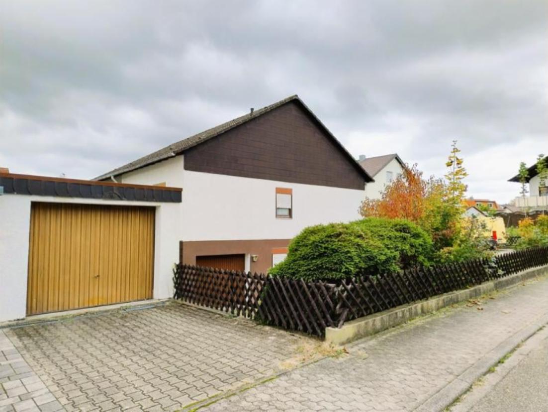 Einzelgarage unterkellert