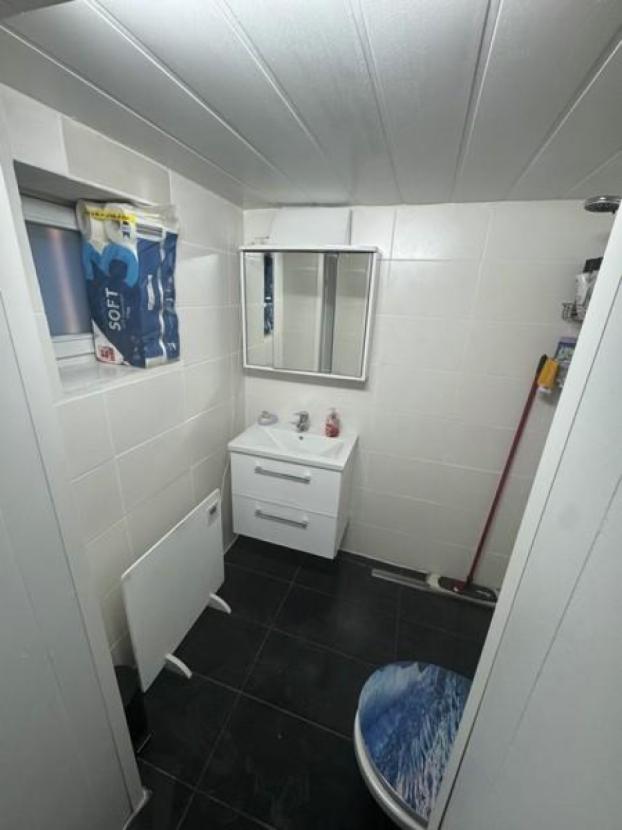 8 Dusche WC