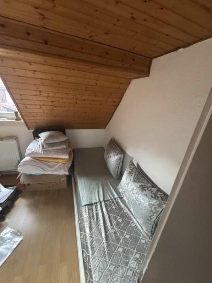 26 Schlafzimmer