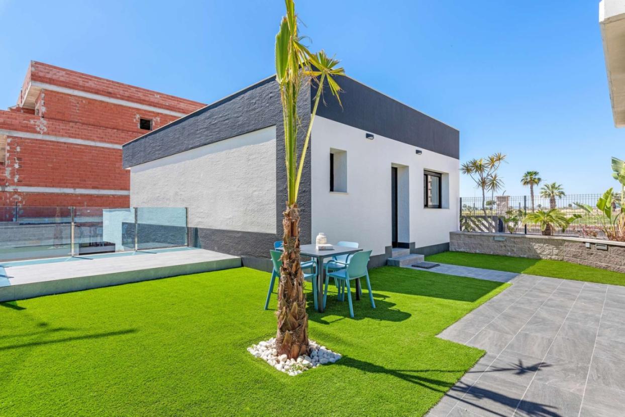 Show House Oasis Laguna 29