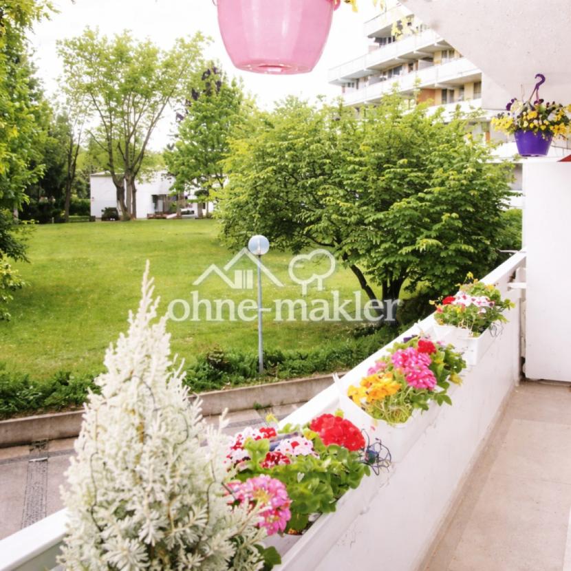 Balkon mit Blick „ins Grüne“