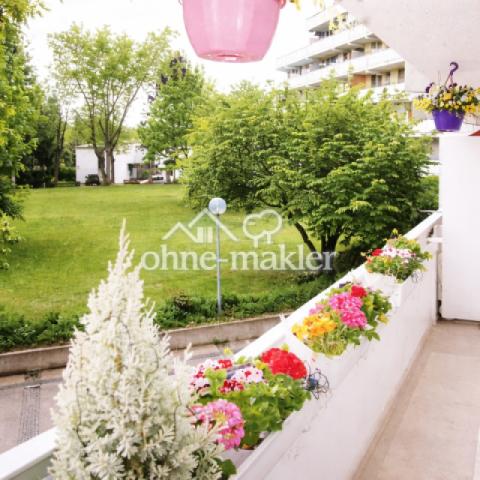 Balkon mit Blick „ins Grüne“