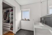 Badezimmer/Ankleide DG
