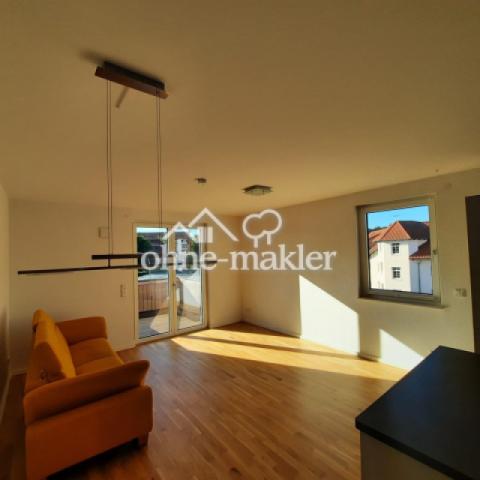 Wohnzimmer u. West-Balkon