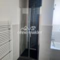 Dusche mit Schwingtür
