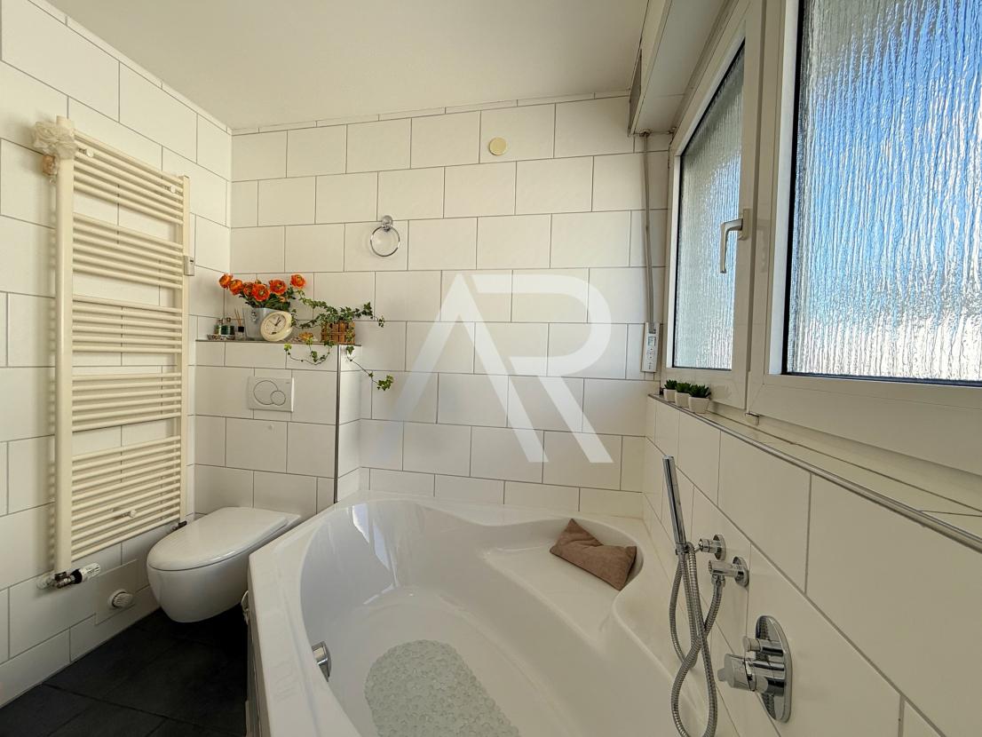 Badezimmer mit Dusche 