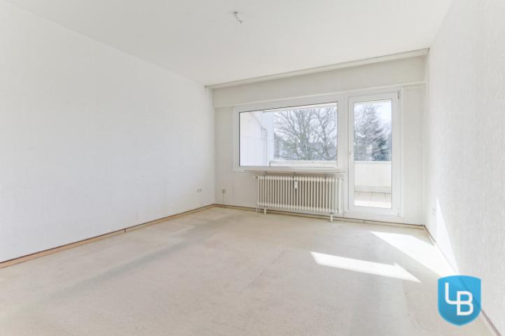 Zimmer mit Zugang zum Balkon