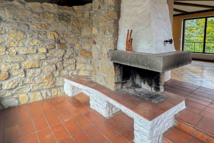 Kamin EG