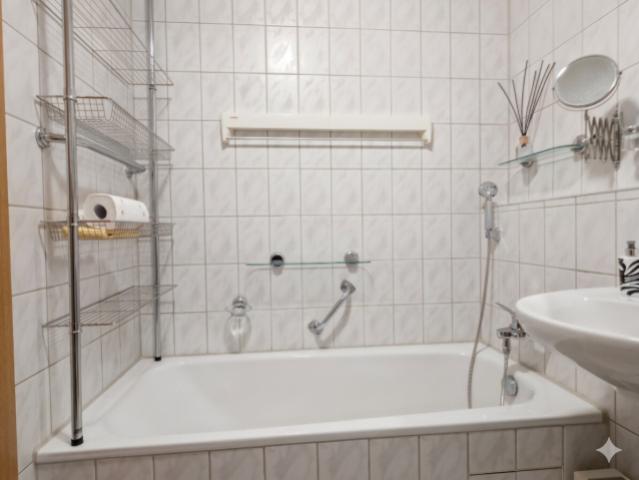 Bad mit Ansicht Badewanne