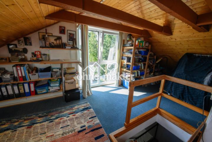 Dachgeschoss, großes Fenster