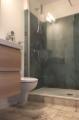 Modernes Bad mit Dusche