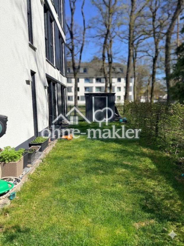 Garten mit Geräteschuppen