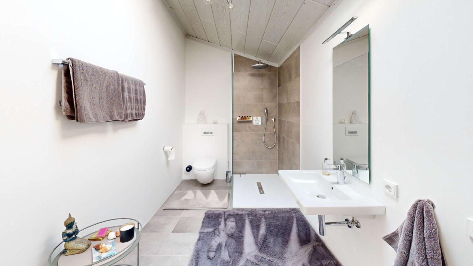 Oberes Badezimmer