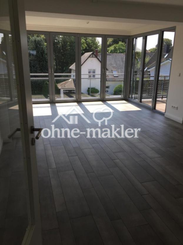 Bodentiefe Fenster/ Südbalkon