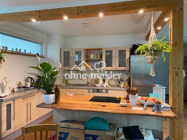 Einbauküche mit Kochinsel