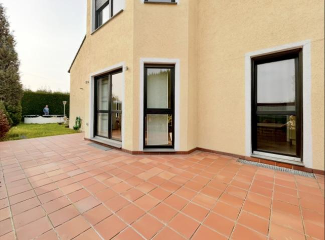 Terrasse mit zwei Zugängen