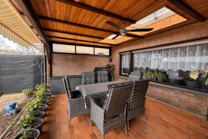 überdachte Terrasse
