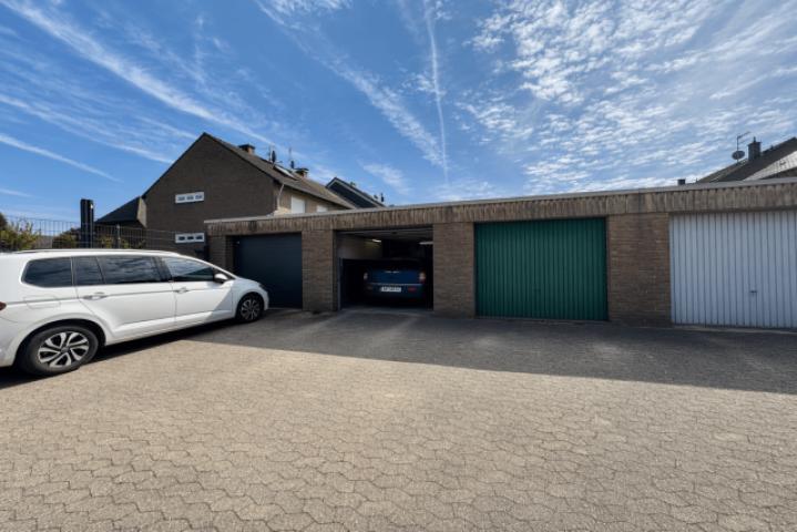 Garage und Stellplatz