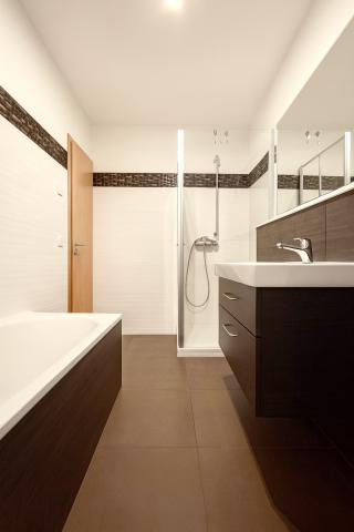Ebene 4 - Dusch - und Badezimmer