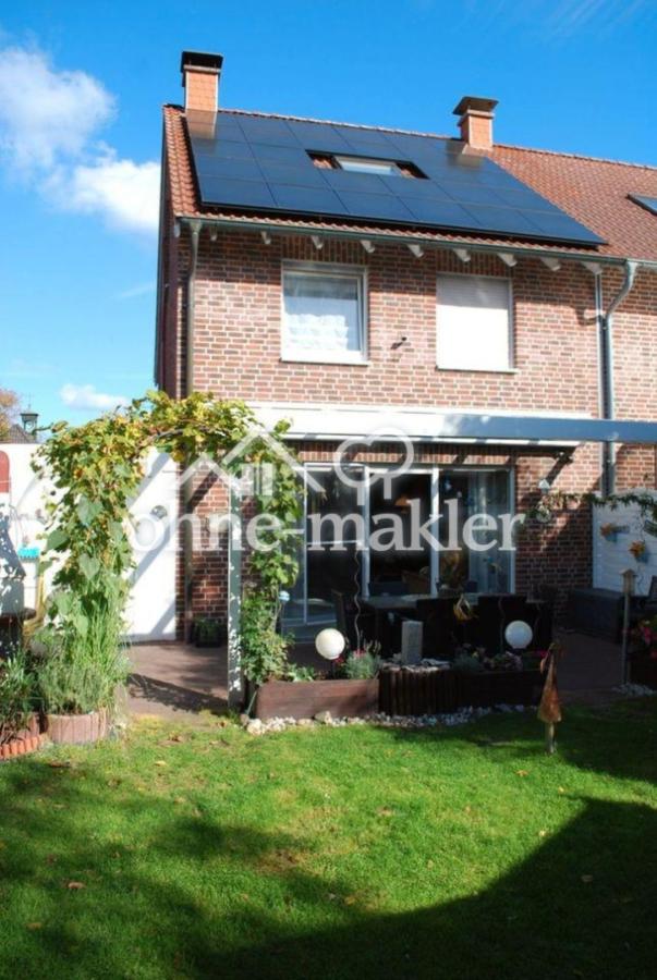 Rückseite mit Terrasse