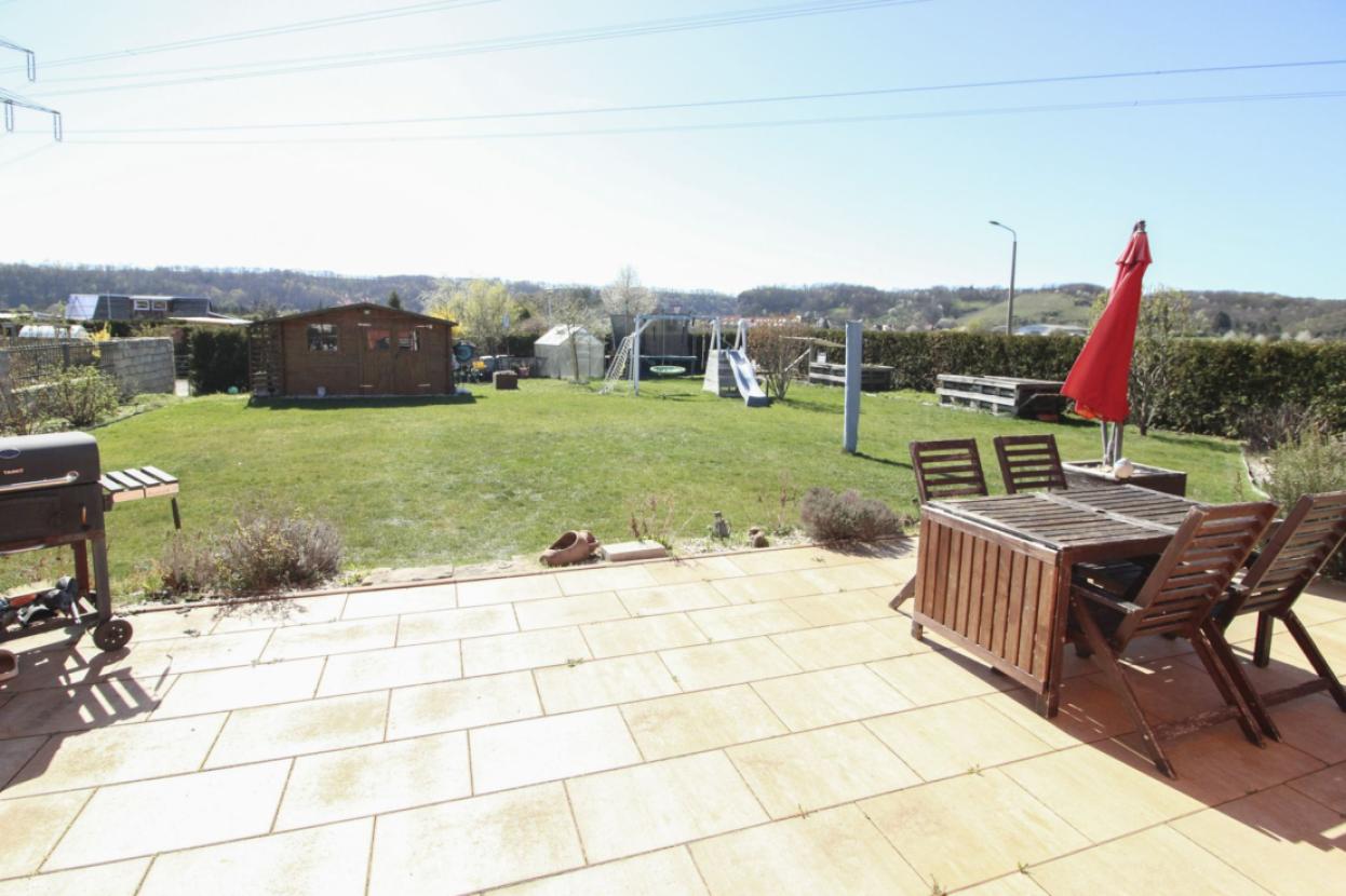 Terrasse mit Garten