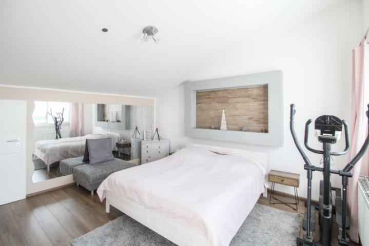 Schlafzimmer DG
