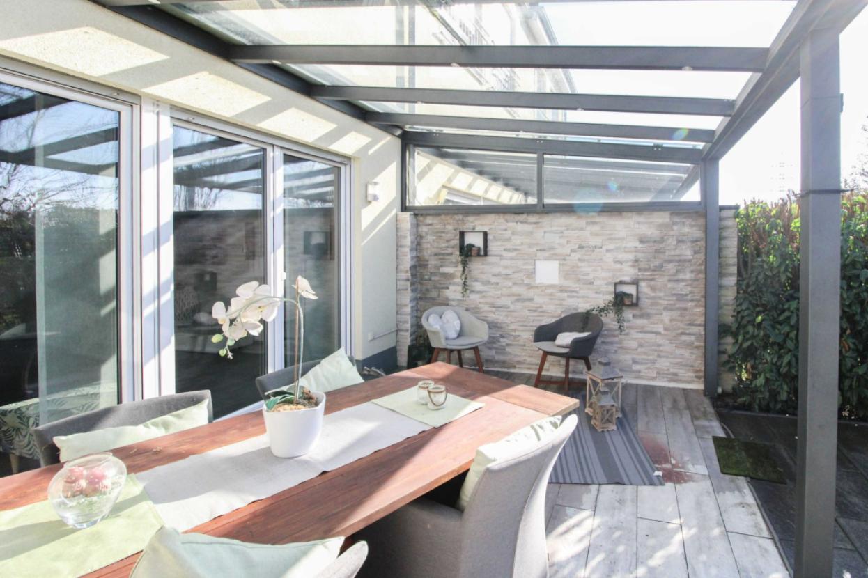 Überdachte Terrasse