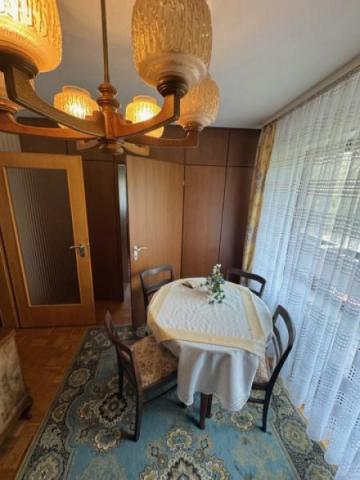 37 Arbeitsraum mit Durchgang zu zweitem Raum