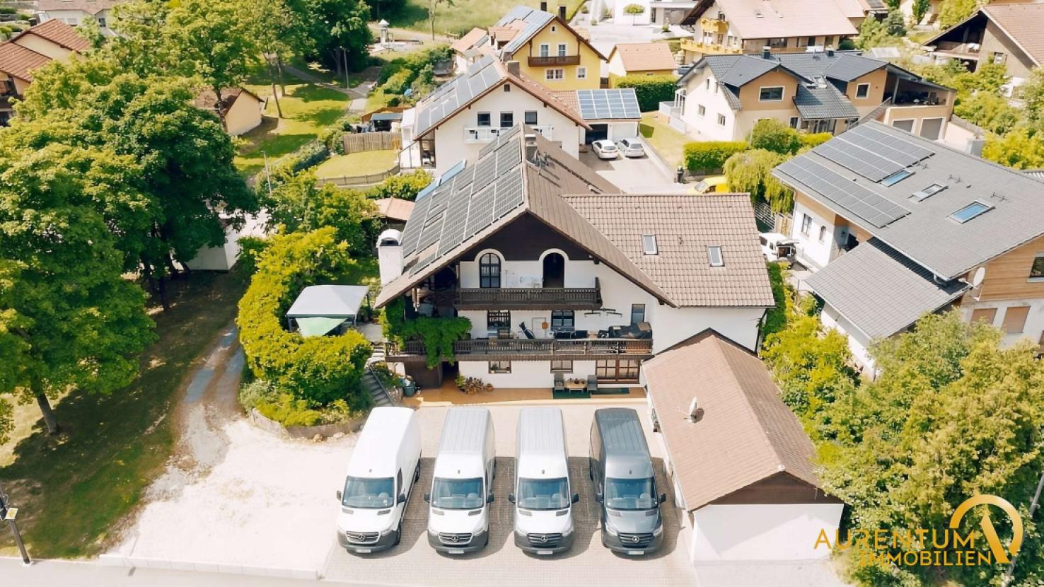 Außenansicht (Möglichkeit mit Stellplätzen)